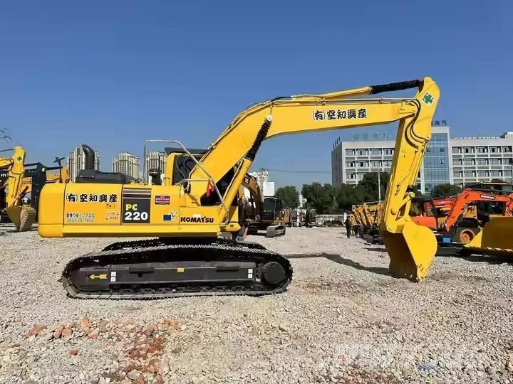 Komatsu PC 220 Escavatori cingolati