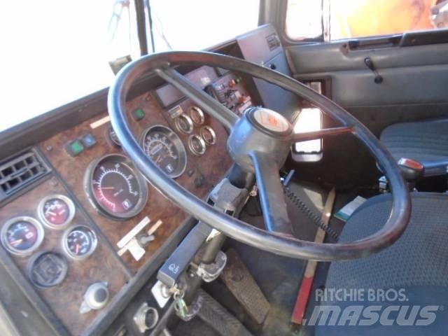 Kenworth T 400 Lame spazzaneve e aratri