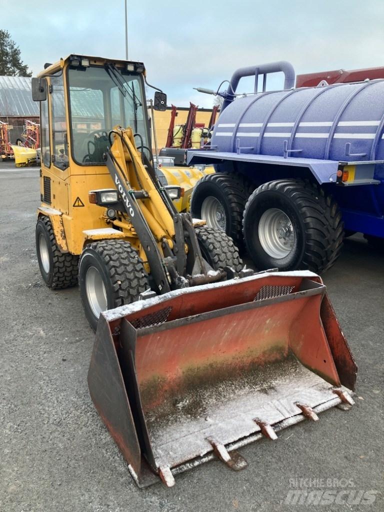 Volvo ZL 302 Pale gommate