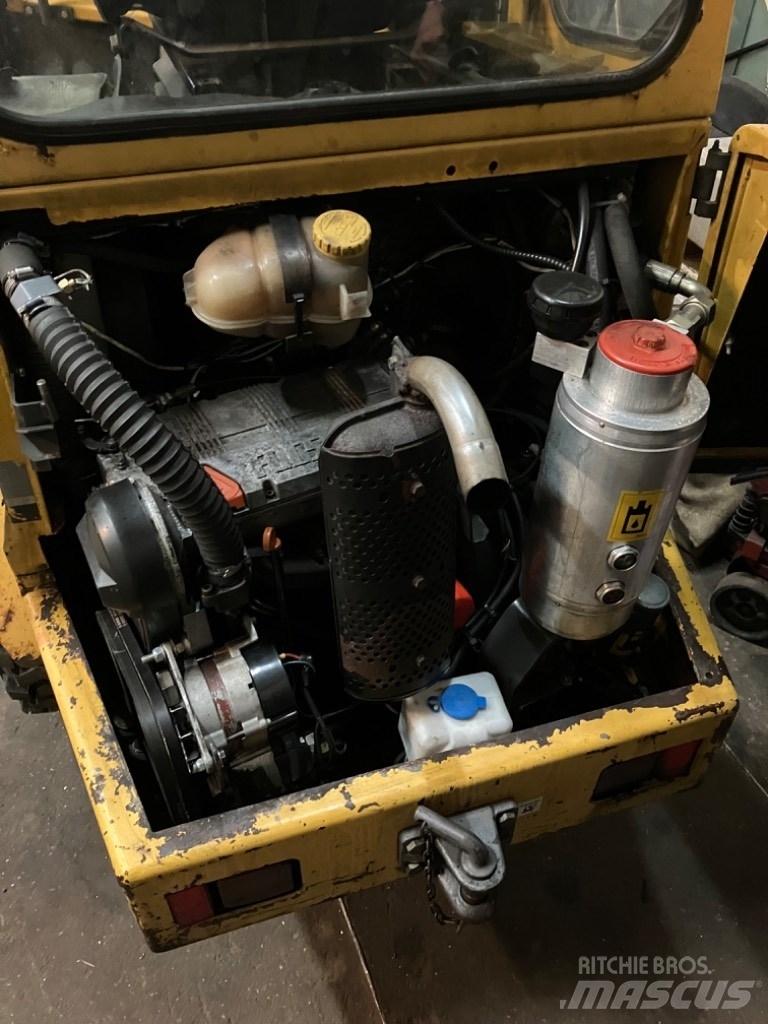 Volvo ZL 302 Pale gommate