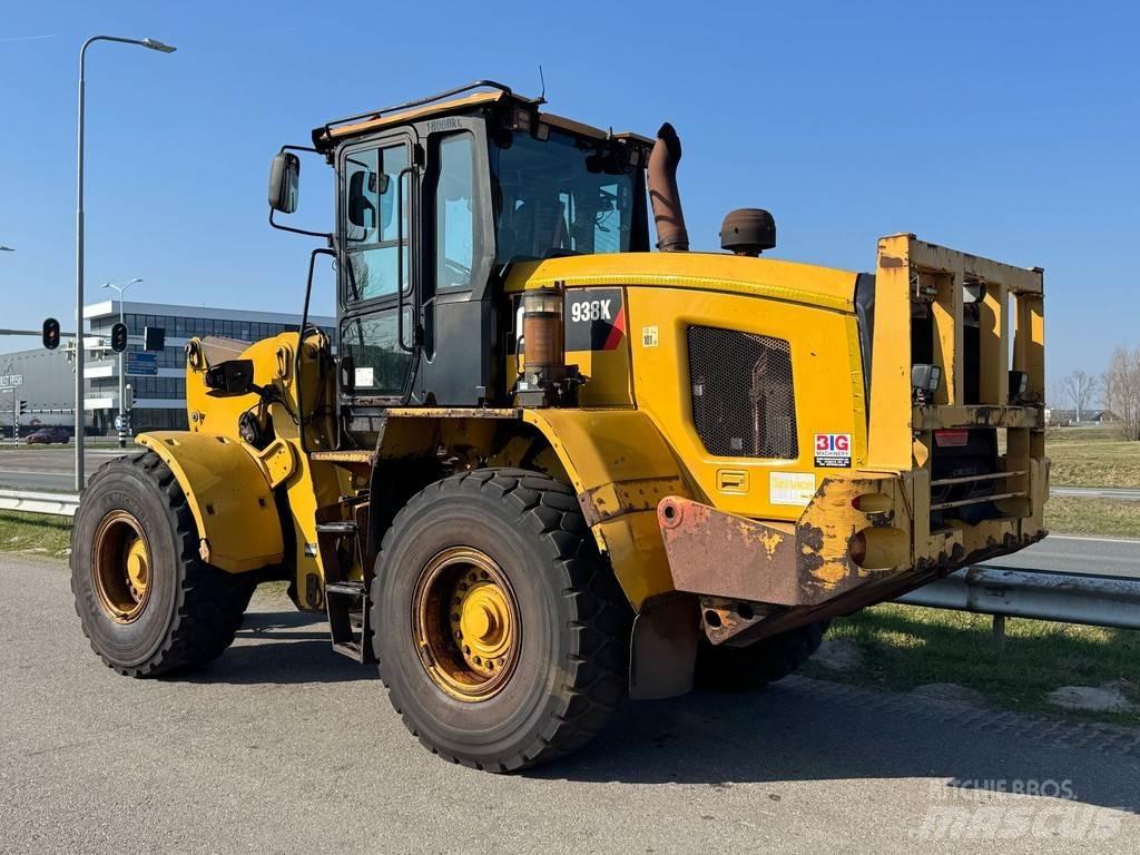 CAT 938K Pale gommate
