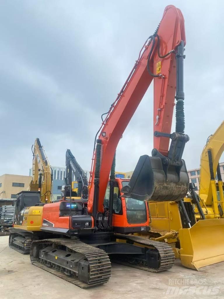 Doosan DX 225 LC Escavatori cingolati