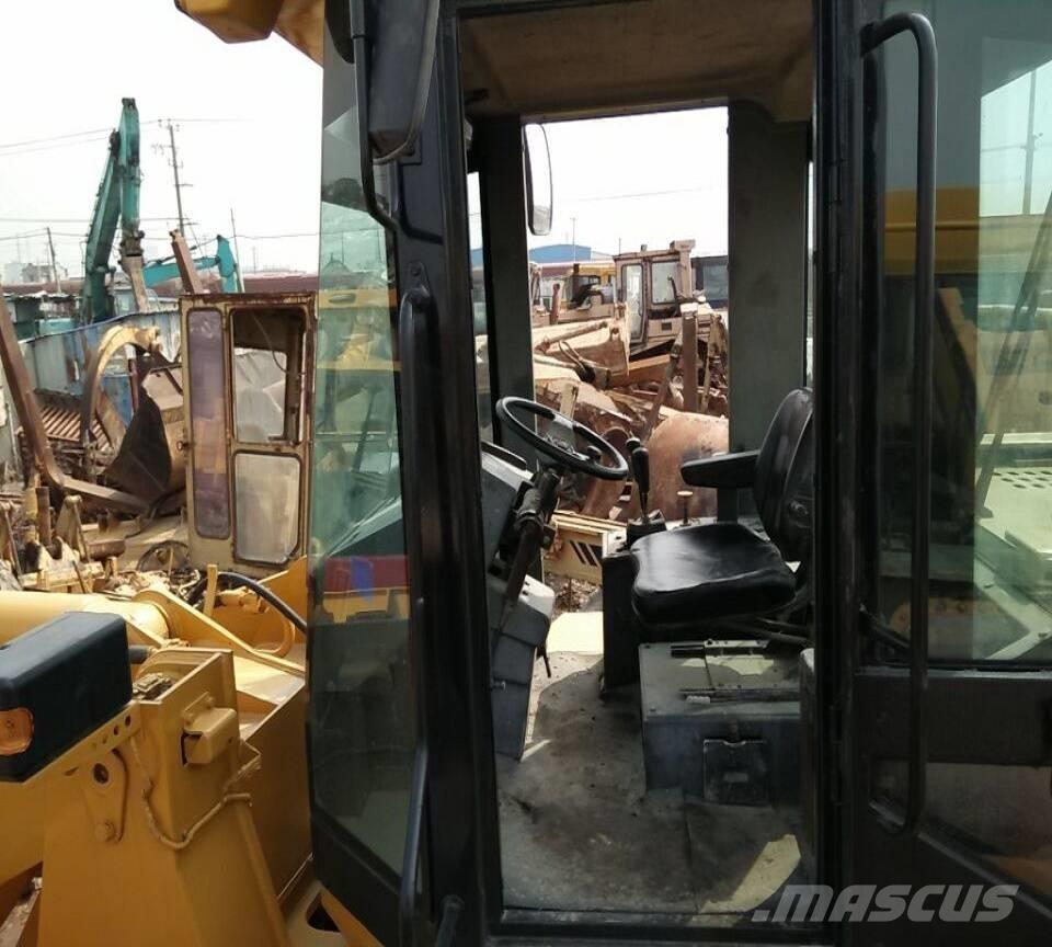 CAT 966 H Pale gommate
