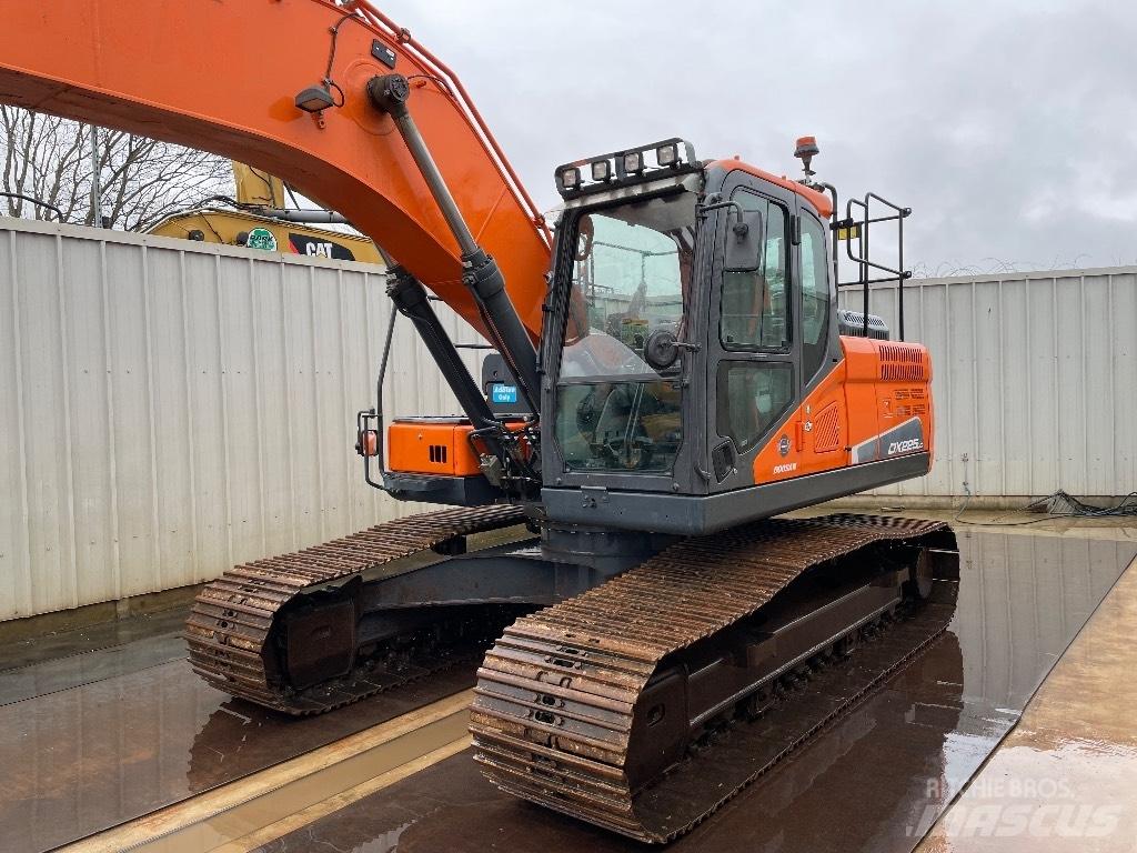 Doosan DX 225 LC-5 Escavatori cingolati