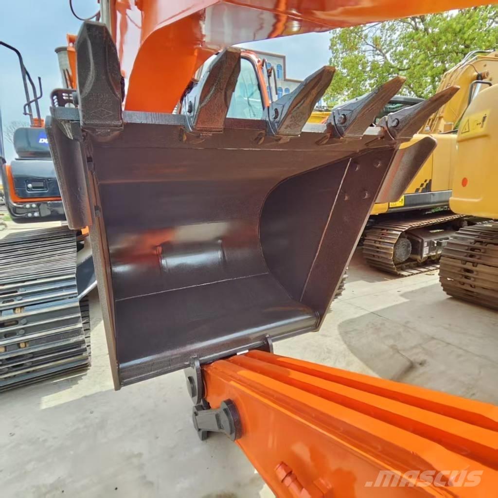 Doosan DX 225 Escavatori cingolati