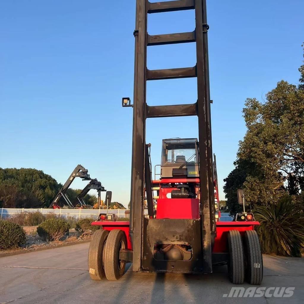 Kalmar DCE 80-45 E7 Sollevatori telescopici