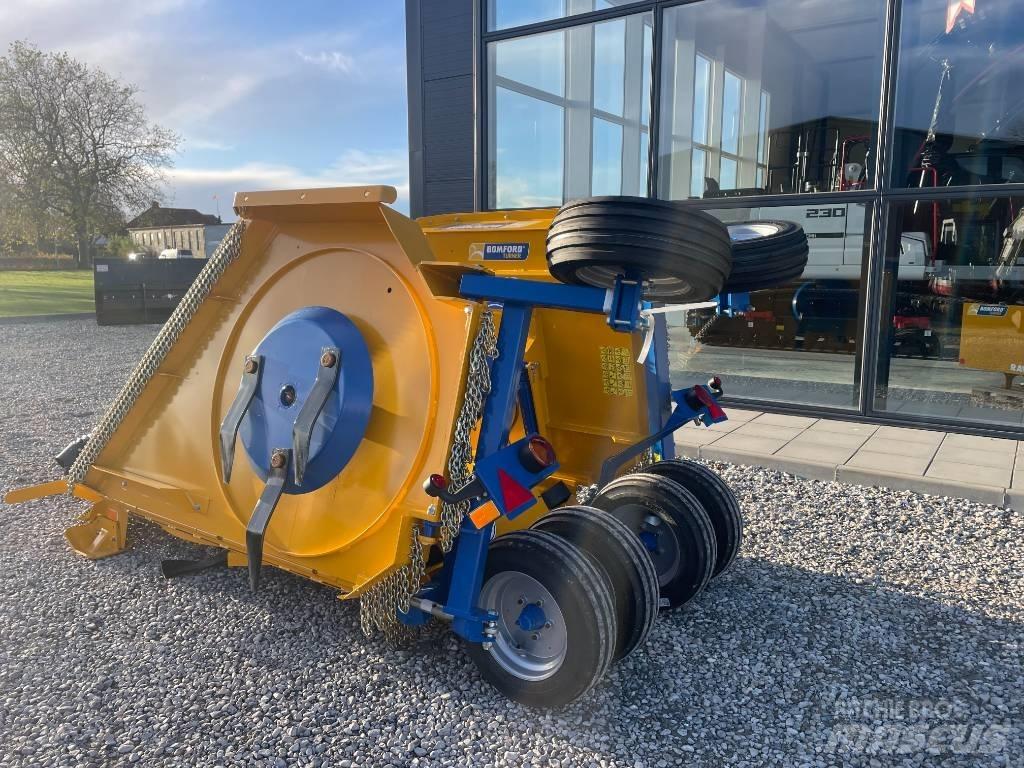 Bomford TriWing 4600 Falciatrici