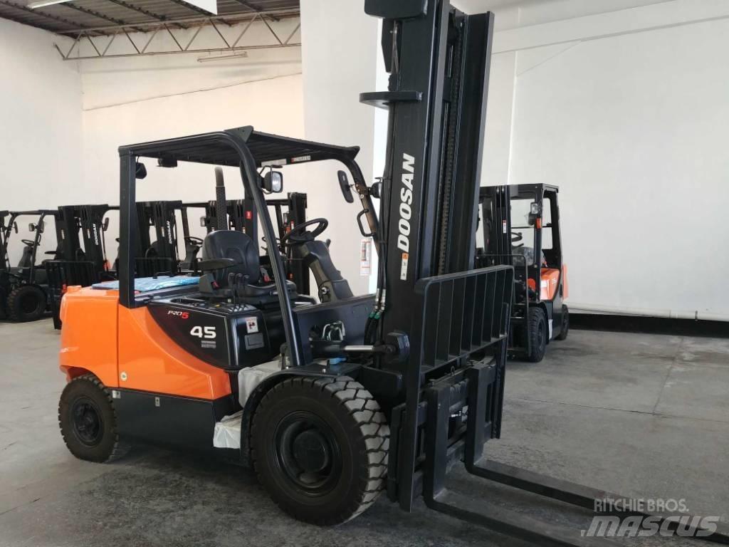 Doosan D45 SC-5 Carrelli elevatori diesel