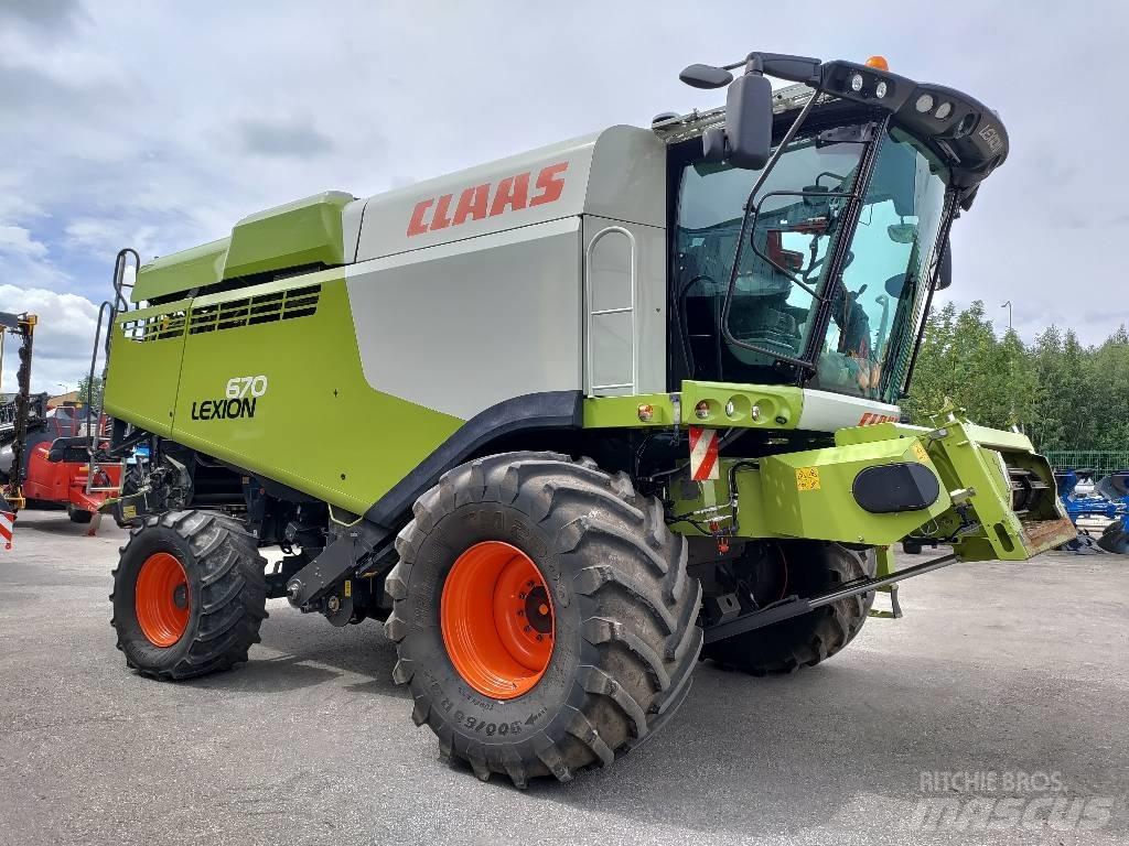 CLAAS Lexion 670 Mietitrebbiatrici