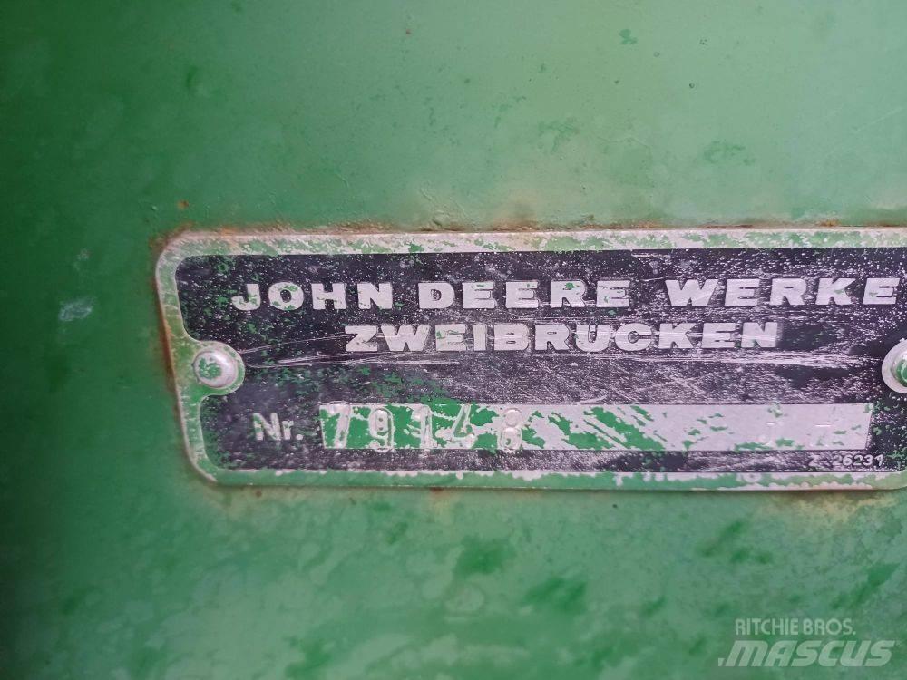 John Deere 1000 Coltivatori
