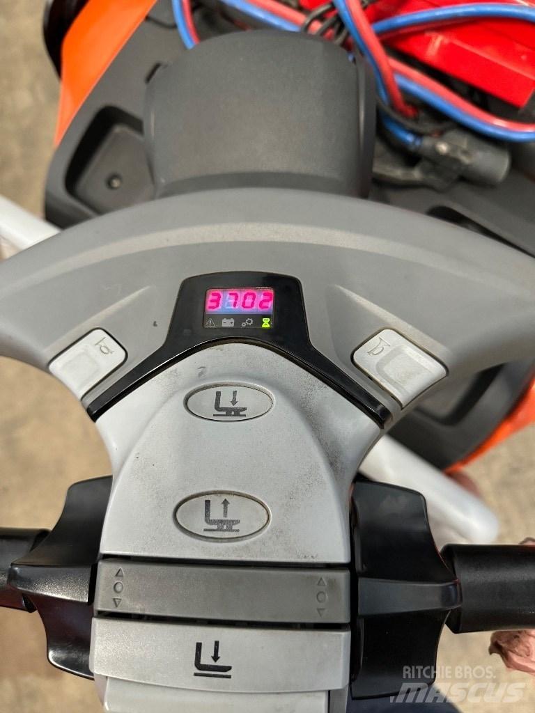 Toyota SPE120L Transpallet uomo a terra