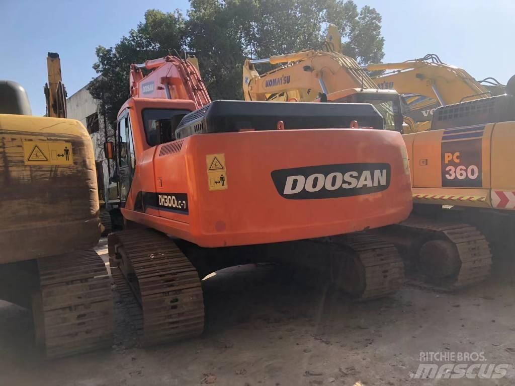 Doosan 225 LC Escavatori cingolati