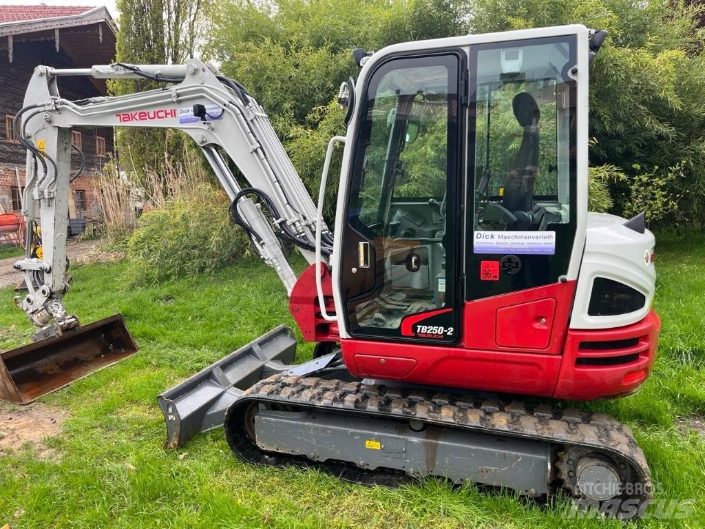 Takeuchi TB250-2 Miniescavatori