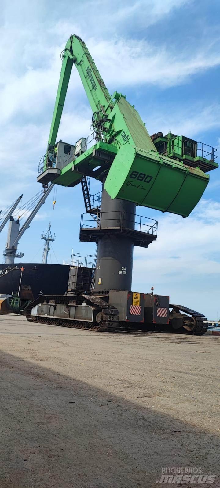 Sennebogen 880 Movimentazione rifiuti