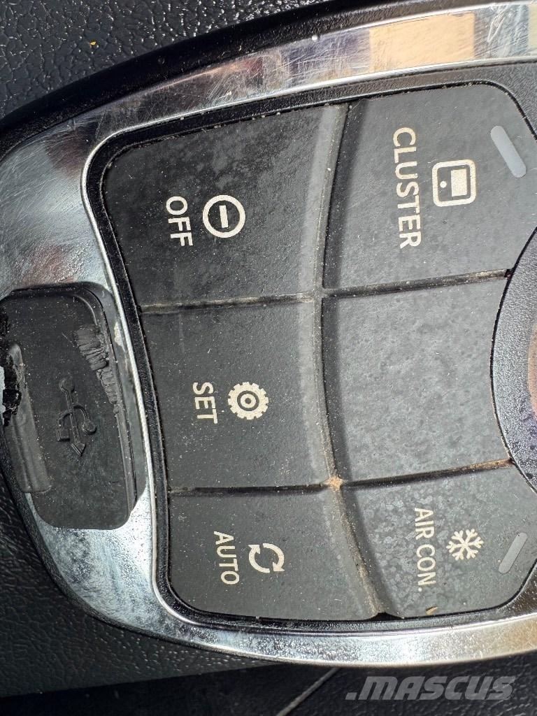 Hyundai HX140 LC Escavatori cingolati