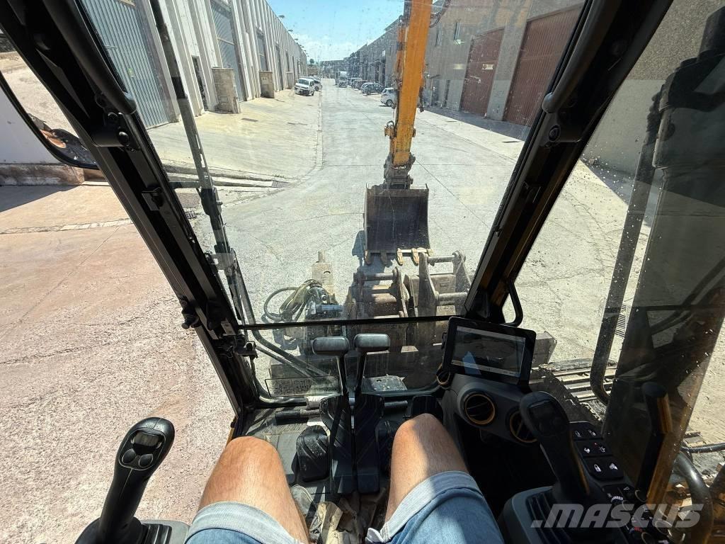 JCB 131 X LCD Escavatori cingolati