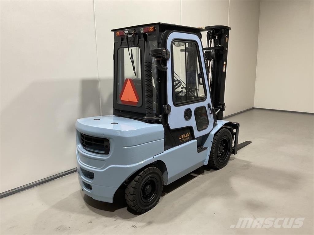 Utilev UT30P Carrelli elevatori diesel