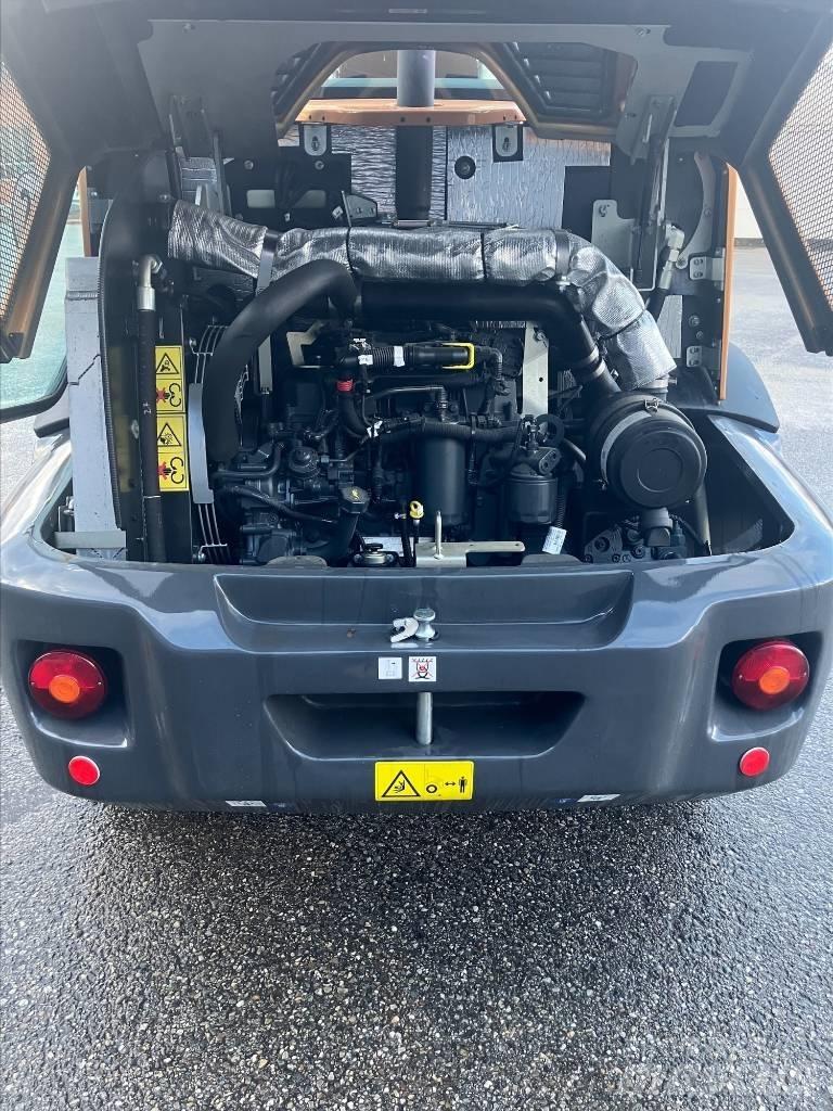 CASE 221F Evo Pale gommate