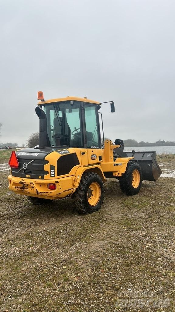 Volvo L 30 G Pale gommate