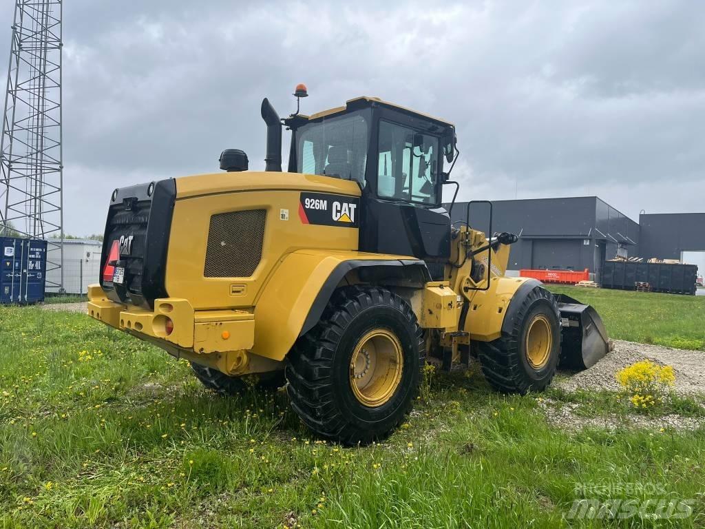 CAT 926M Pale gommate