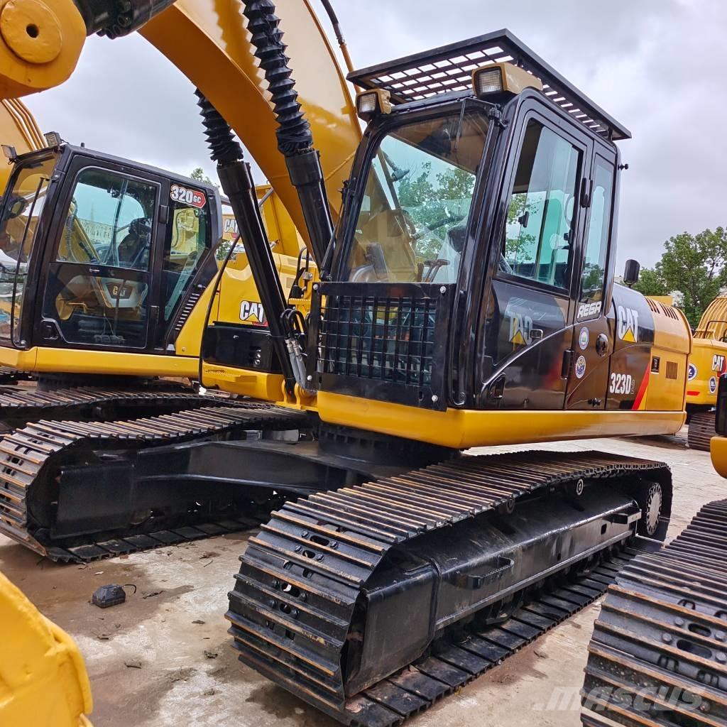 CAT 323 D Escavatori cingolati