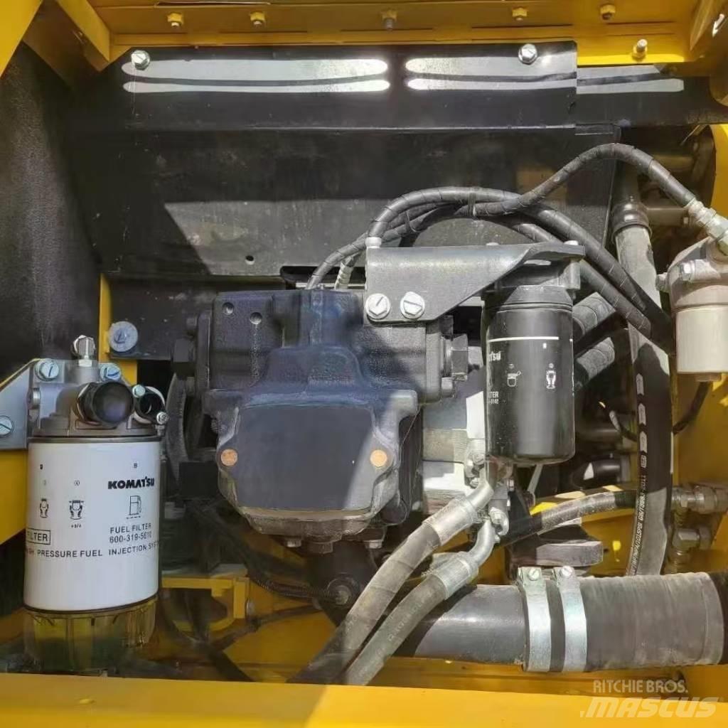 Komatsu 240LC-8 Escavatori cingolati