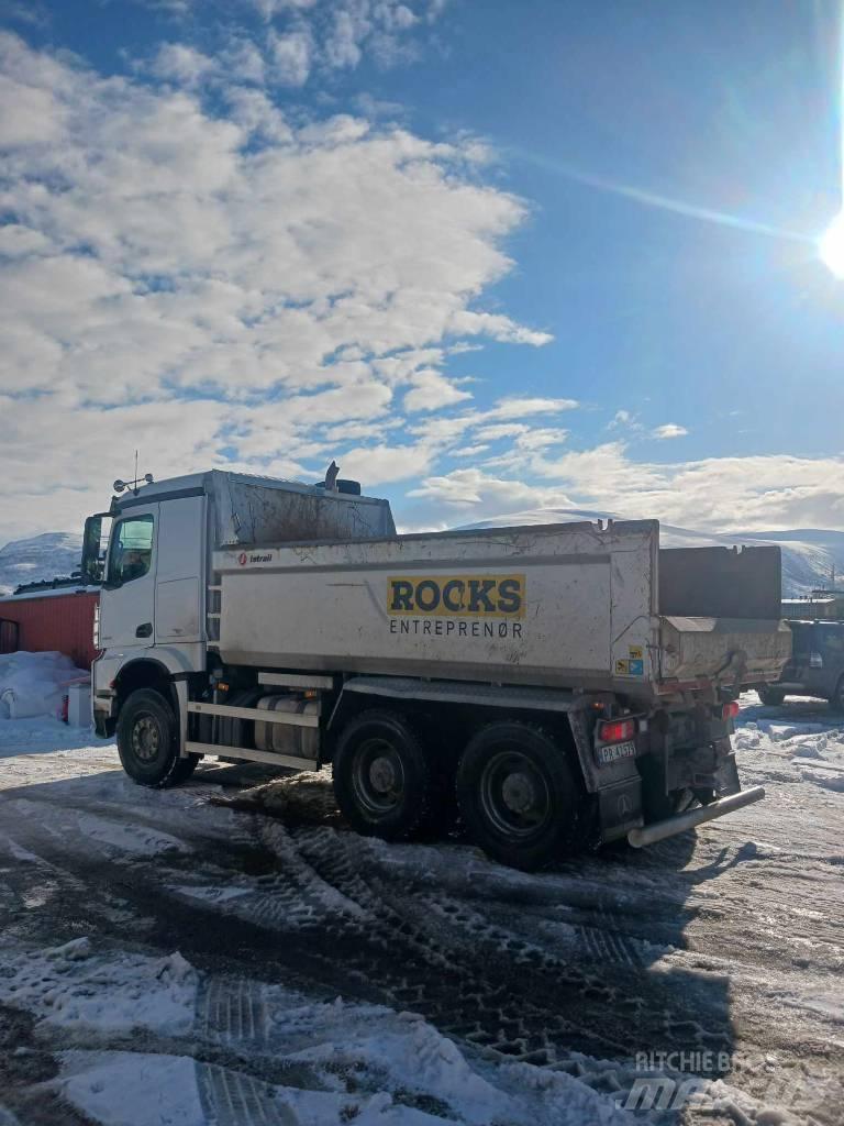 Mercedes-Benz 26.58k Camion ribaltabili