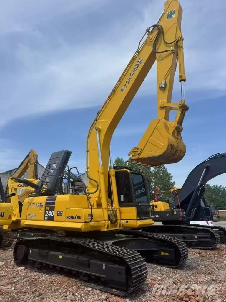 Komatsu 240LC-8 Escavatori cingolati
