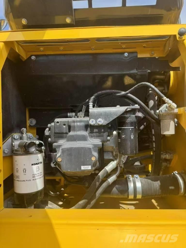 Komatsu 240LC-8 Escavatori cingolati