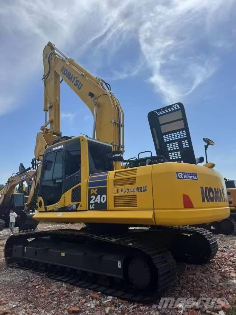 Komatsu 240LC-8 Escavatori cingolati