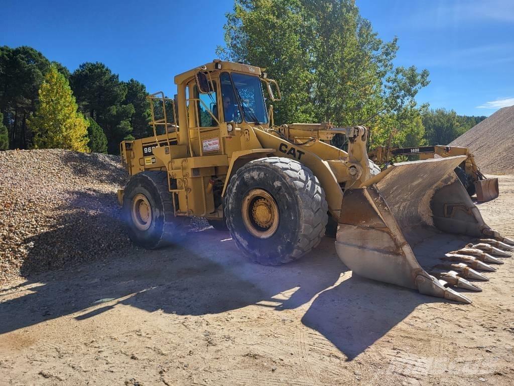 CAT 966E Pale gommate