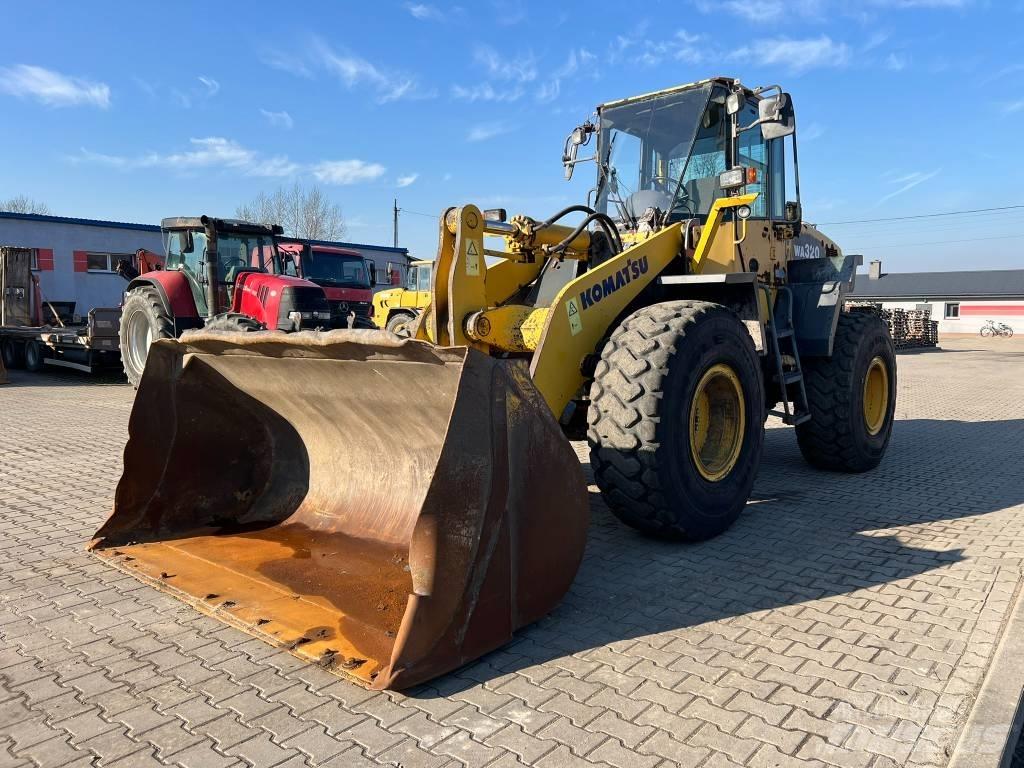 Komatsu WA 320-5 Pale gommate