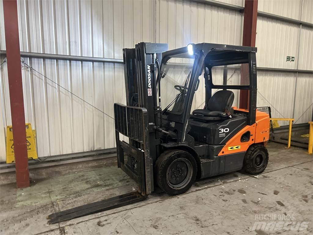 Doosan D30S-5 Carrelli elevatori diesel