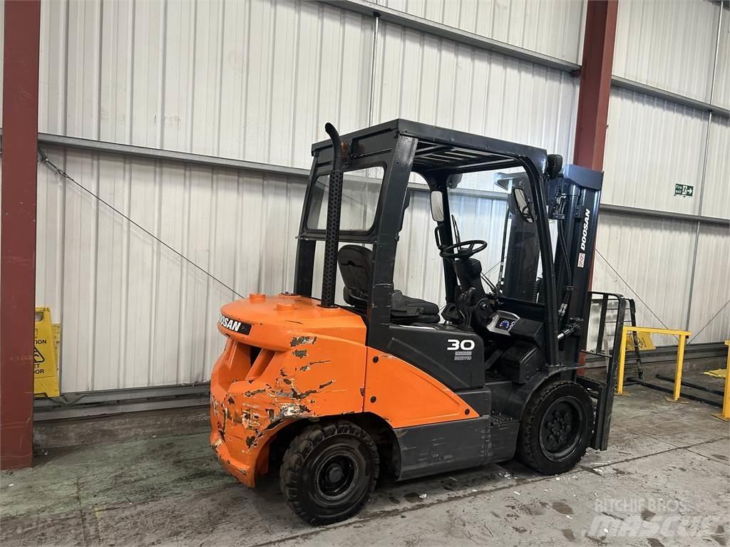 Doosan D30S-5 Carrelli elevatori diesel