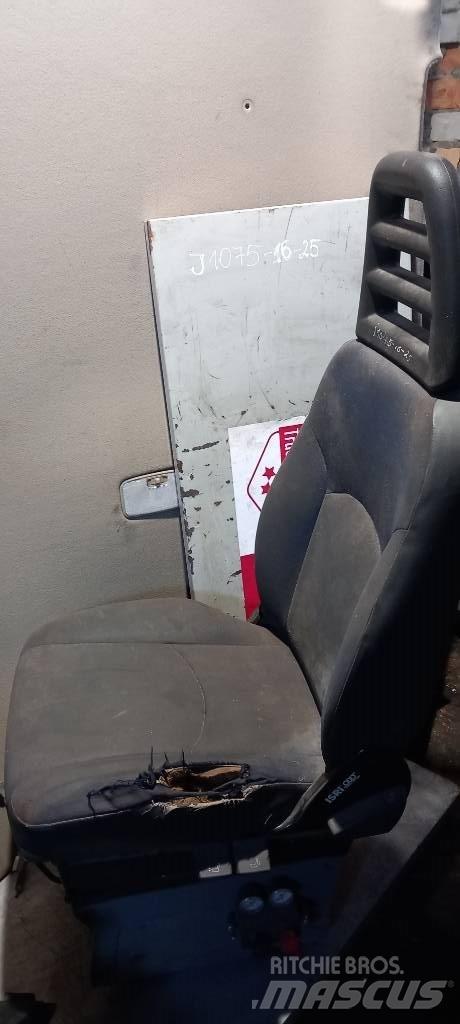 Iveco Daily.     3802247 Cabine e interni