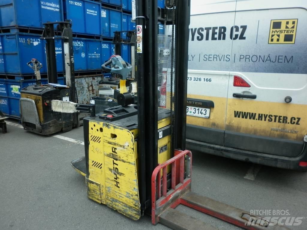 Hyster S1.5S Carelli stoccatori  automatici-usati