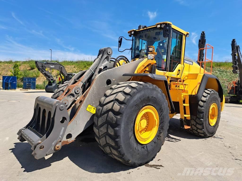 Volvo L 220 H Pale gommate