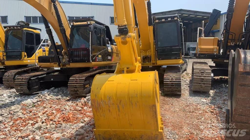 Komatsu PC 200 -8mo Escavatori cingolati