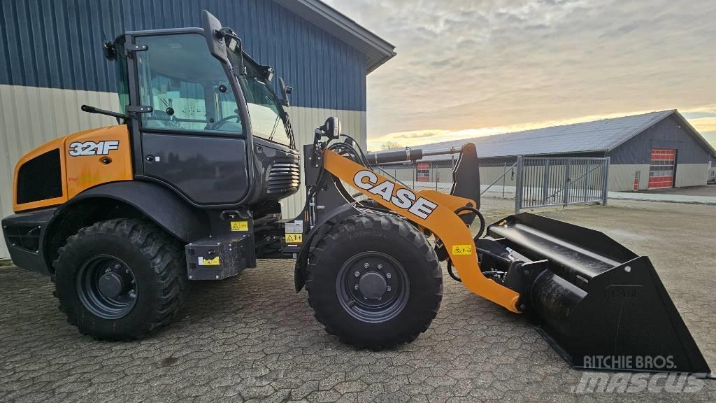 CASE 321 F Pale gommate