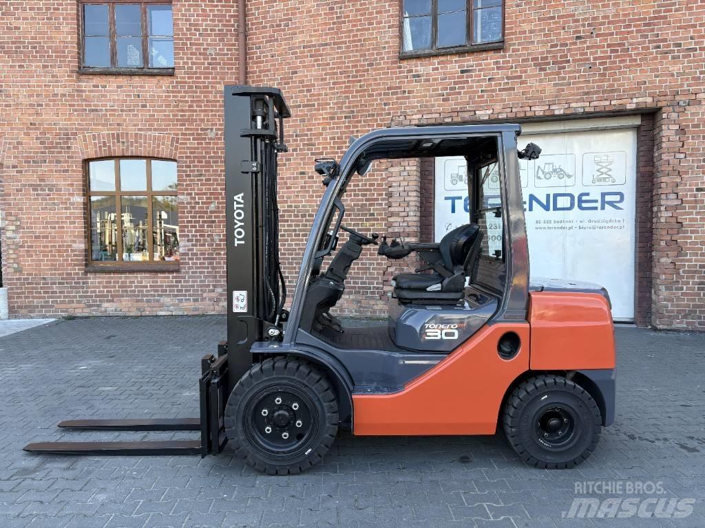 Toyota 06-8FDF30 Carrelli elevatori diesel