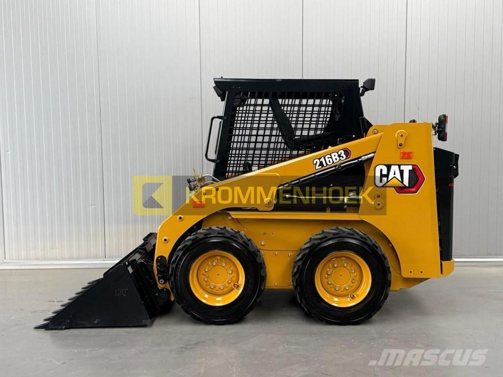 CAT 216 B3 Mini Pale Gommate