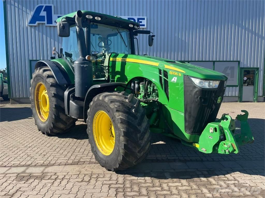 John Deere 8335R Trattori