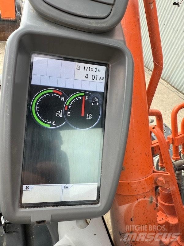Hitachi ZX 135 US-6 Escavatori cingolati