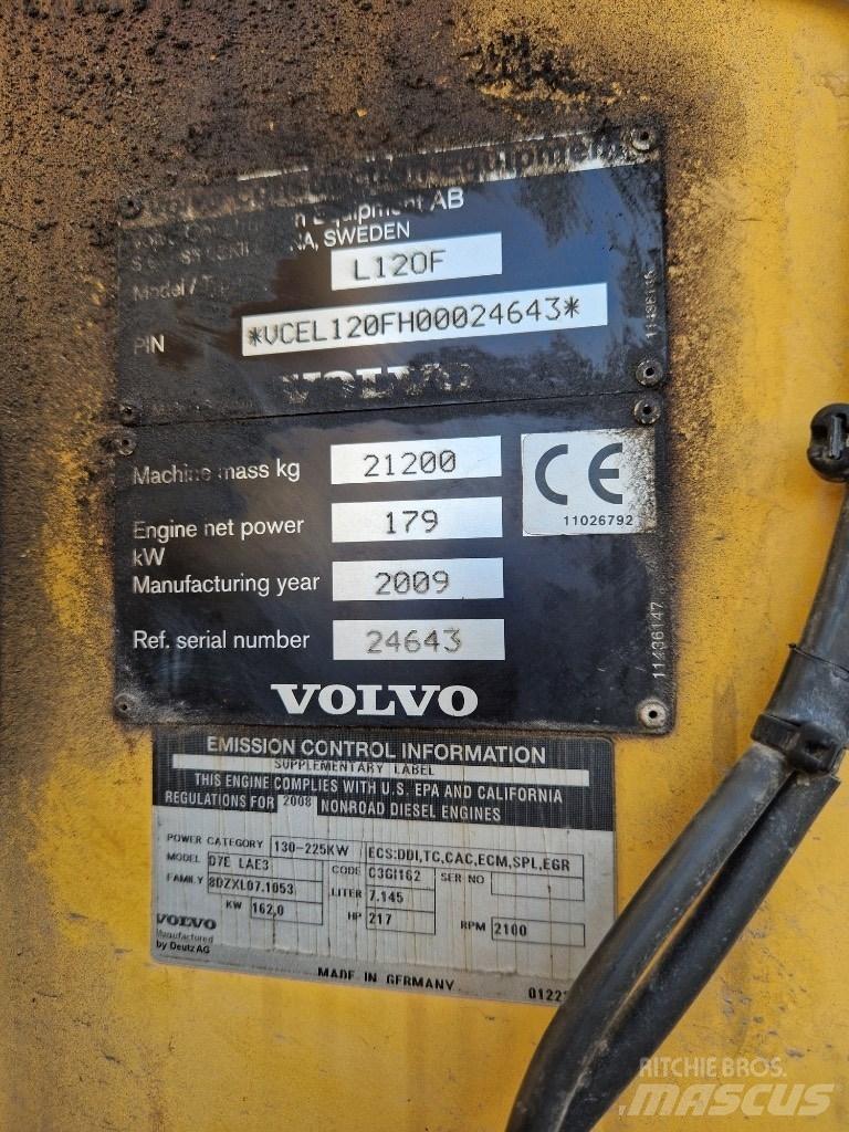 Volvo L 120 F Pale gommate