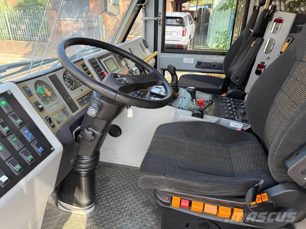 MAN X 1000 , 8 x 8 Camion Pompieri