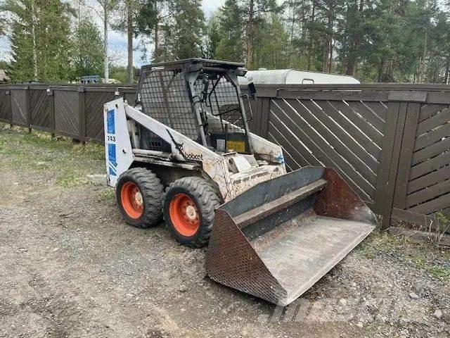 Bobcat 743 Mini Pale Gommate