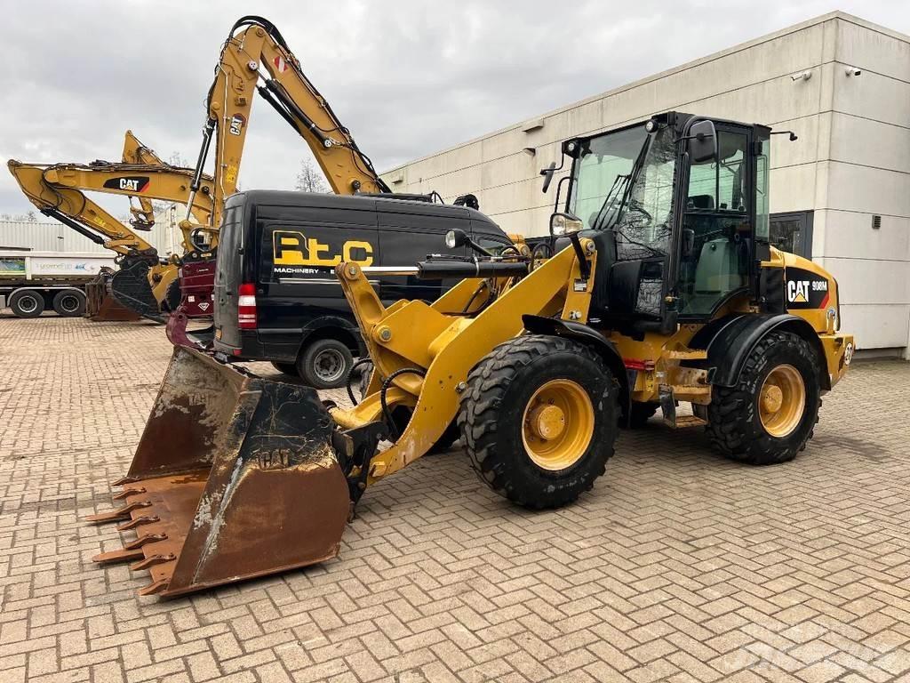 CAT 908M Pale gommate