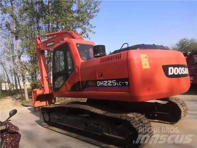 Doosan DH225 Escavatori cingolati