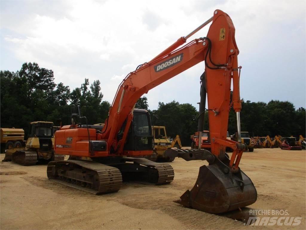 Doosan DX 225 Escavatori cingolati