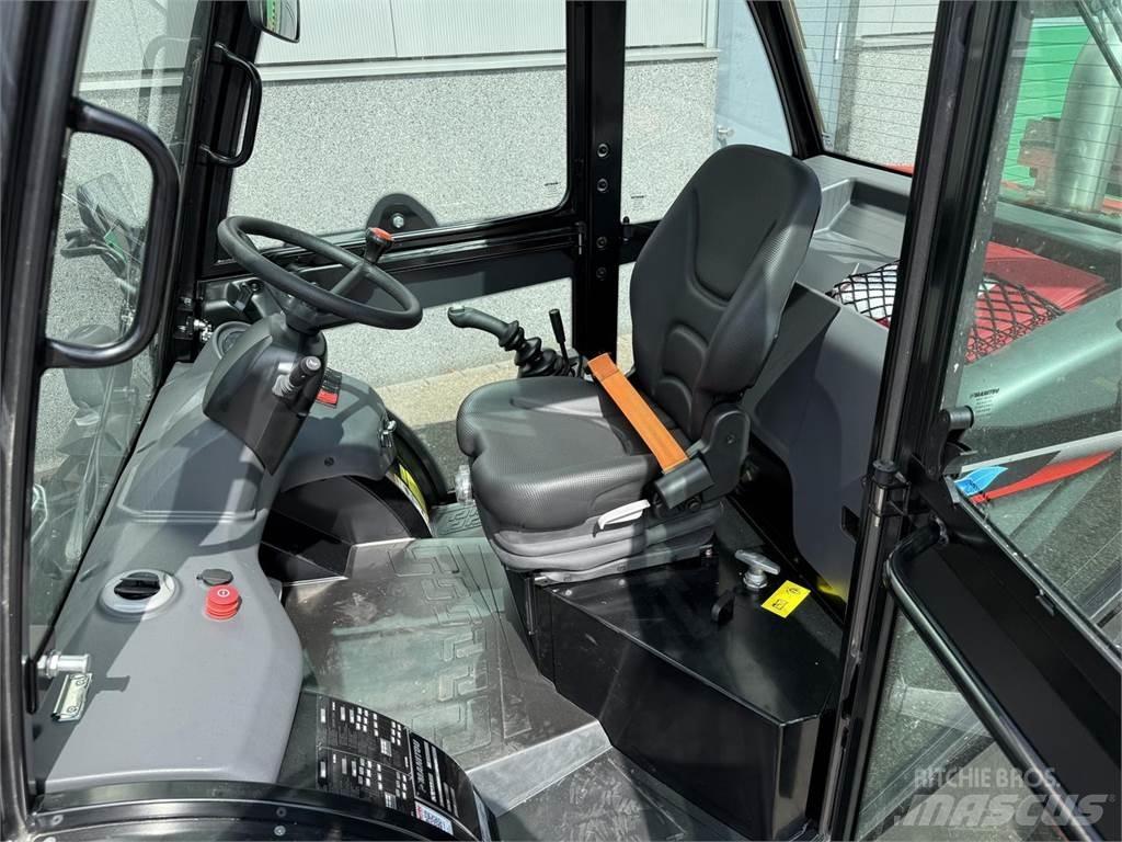 Manitou MC25-4 Elevatore per esterni